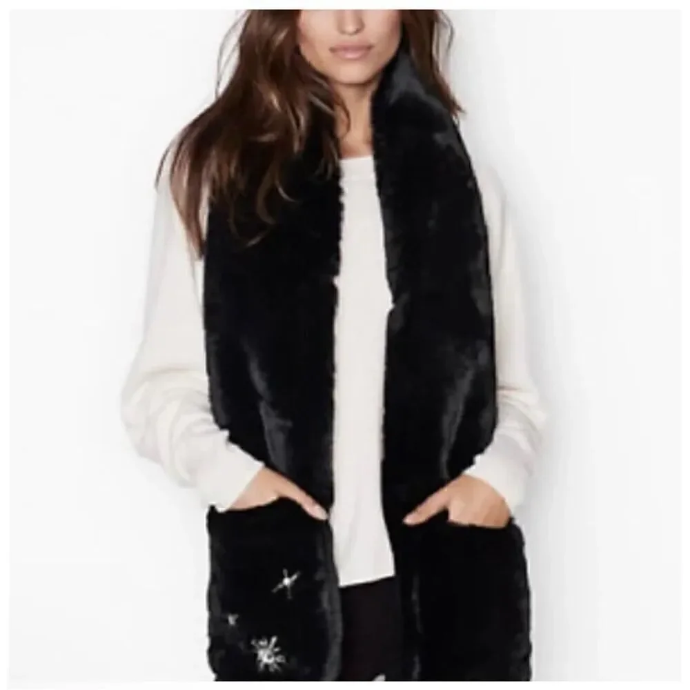 Victoria secret Winter  Angel black soft faux fur scarf with pockets